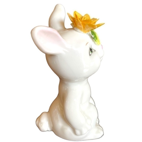 SCHMID sitting bunny with flower, ceramic, vintage, just adorable - Picture 4 of 5